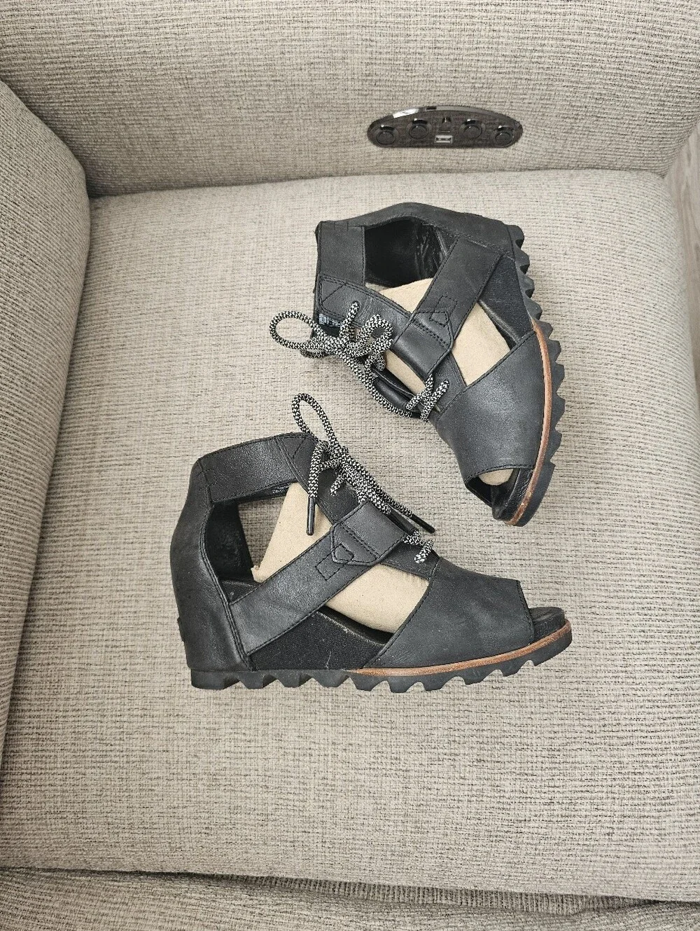 Sorel Women's Joanie Lace Wedge Size 9